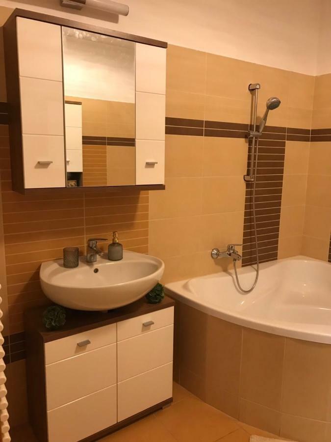דירות Hajdúszoboszló Diamond House מראה חיצוני תמונה